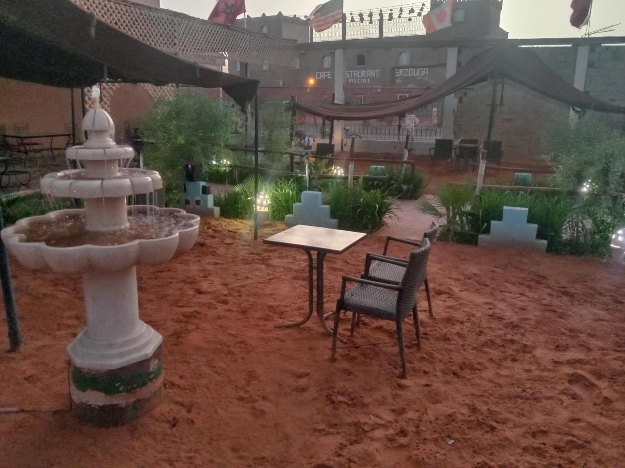 Rihana Home Merzouga Bilik gambar
